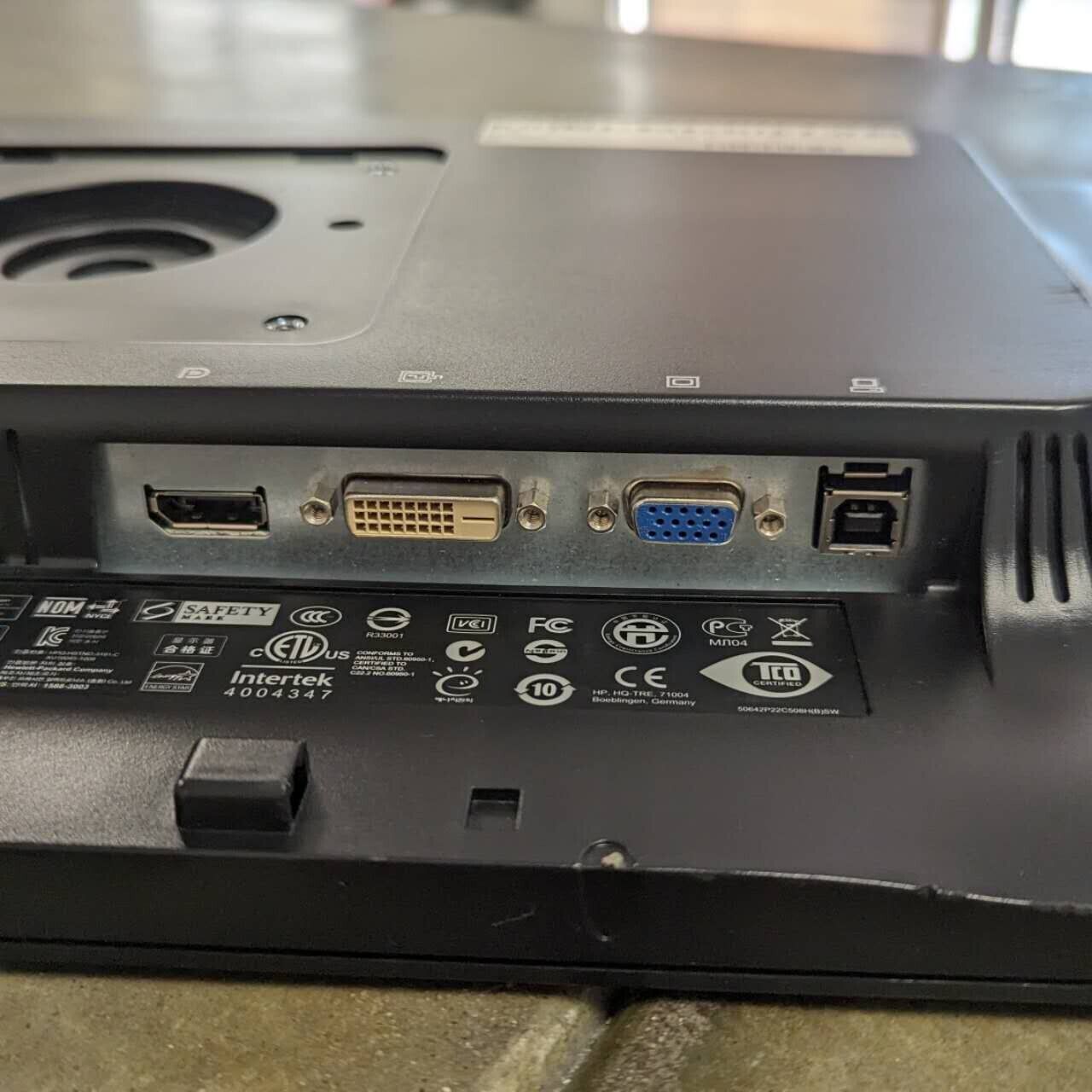 HP LA2206x 21.5" FHD LED LCD Monitor 1920 x 1080 VGA DVI DP USB Hub