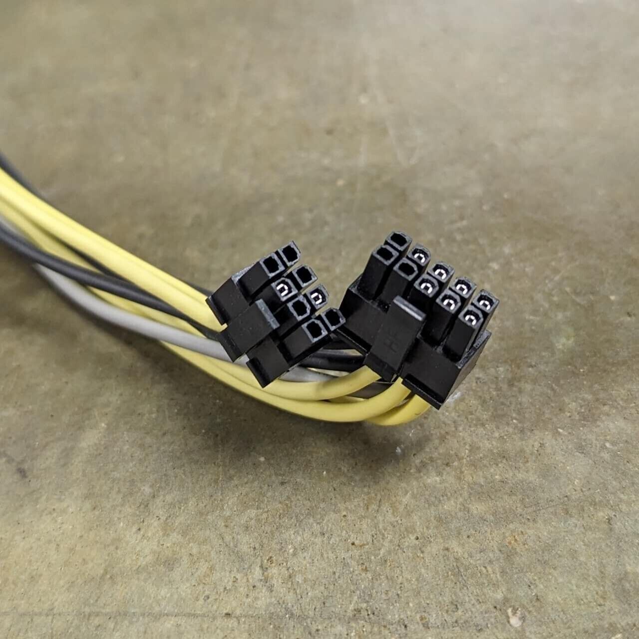 DELL RYJ56 14-pin to 18-pin (10+8) for PowerEdge Server PCIE Power Cable