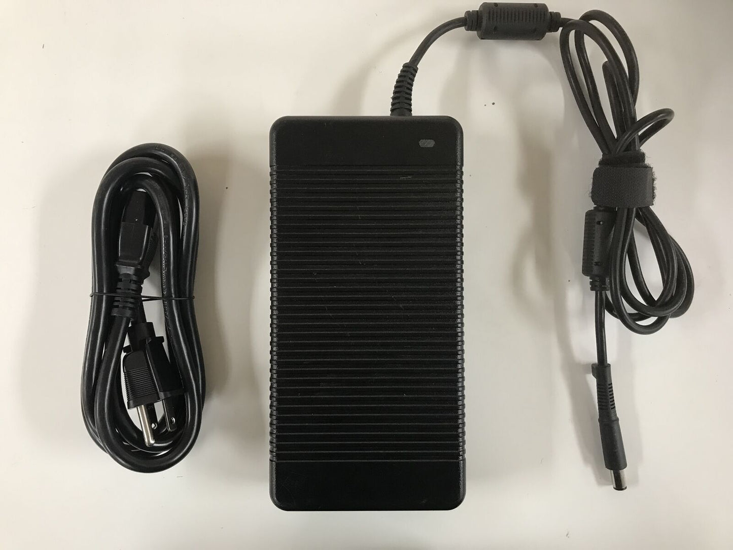 Genuine HP ZBook 17 17 G2 Workstation 230w AC Adapter Charger 677765-001 693714