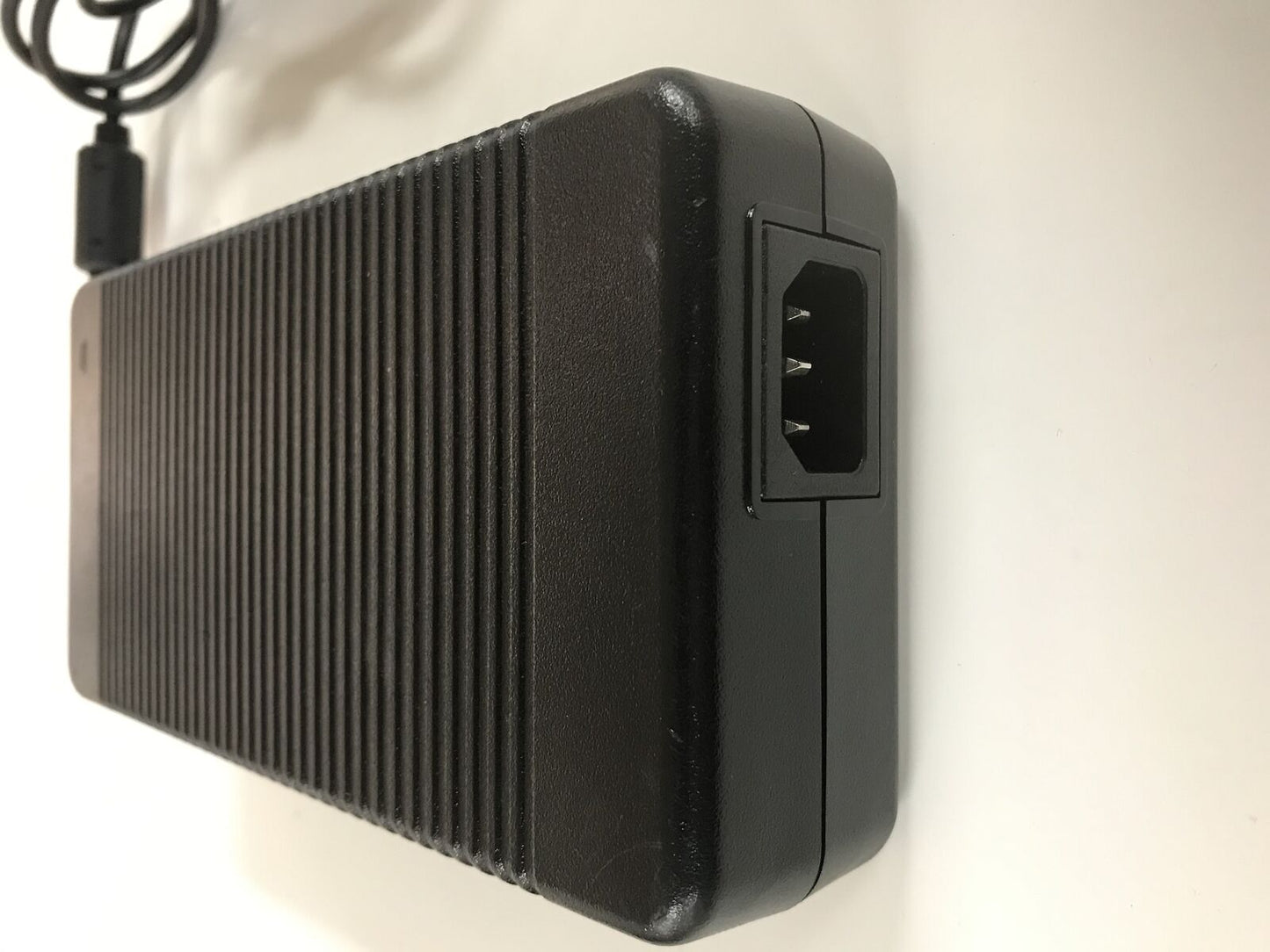 Genuine HP ZBook 17 17 G2 Workstation 230w AC Adapter Charger 677765-001 693714