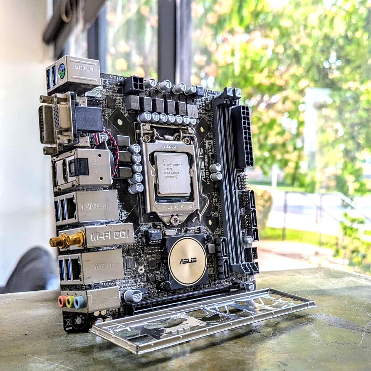 ASUS H170I-PRO Motherboard Mini-ITX LGA1151 DDR4 + intel Core i5-6500