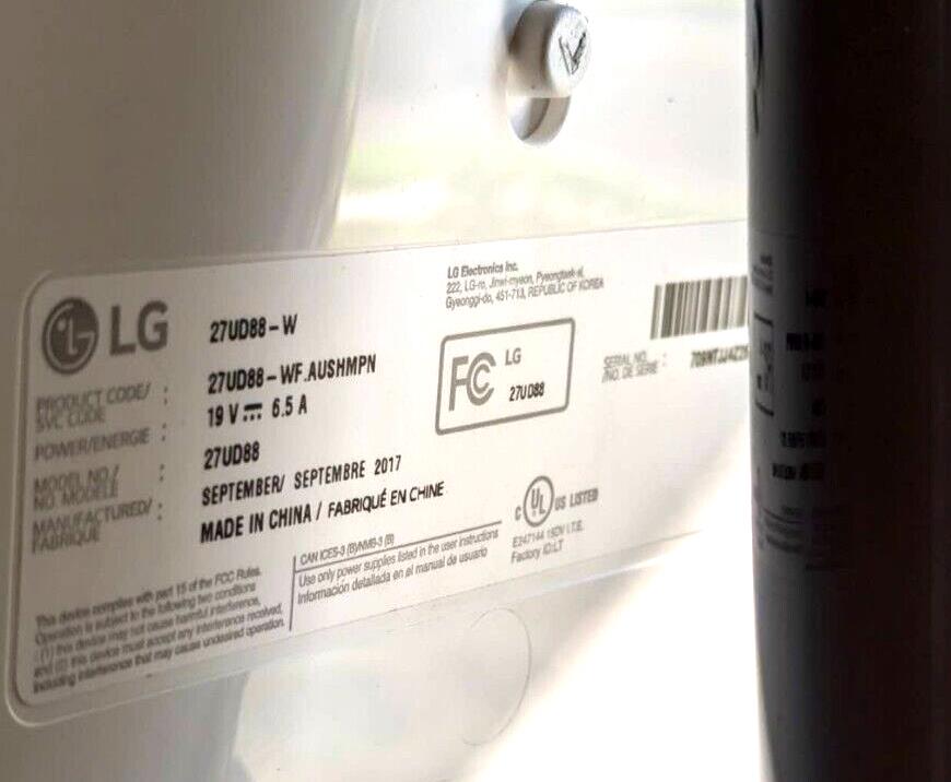 LG 27UD88-W 27" 4K UHD 3840 x 2160 HDMI DP IPS LED Monitor w/Stand & Cables