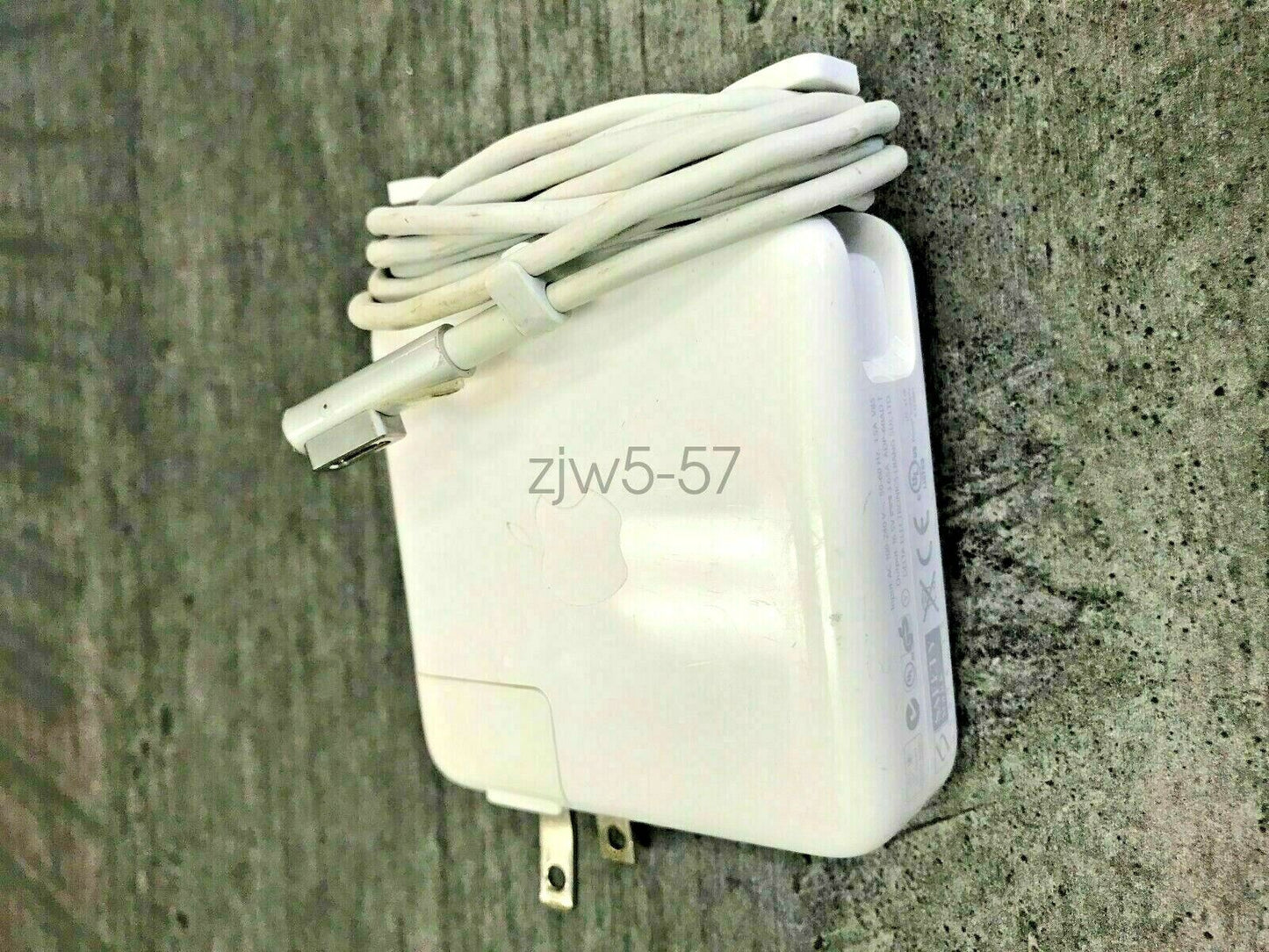 MacBook Pro 85W L-Tip MagSafe Power Adapter Charger Apple A1343 85 Watt