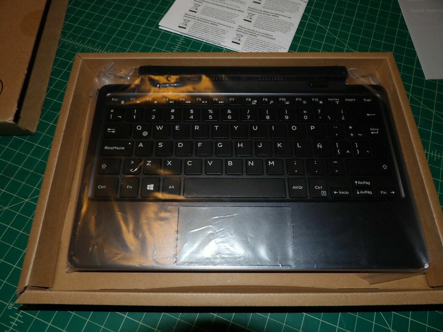 REAL-DEAL Spanish Dell Latitude 11 5175 5179 Tablet Back Lit Keyboard Dock K12M