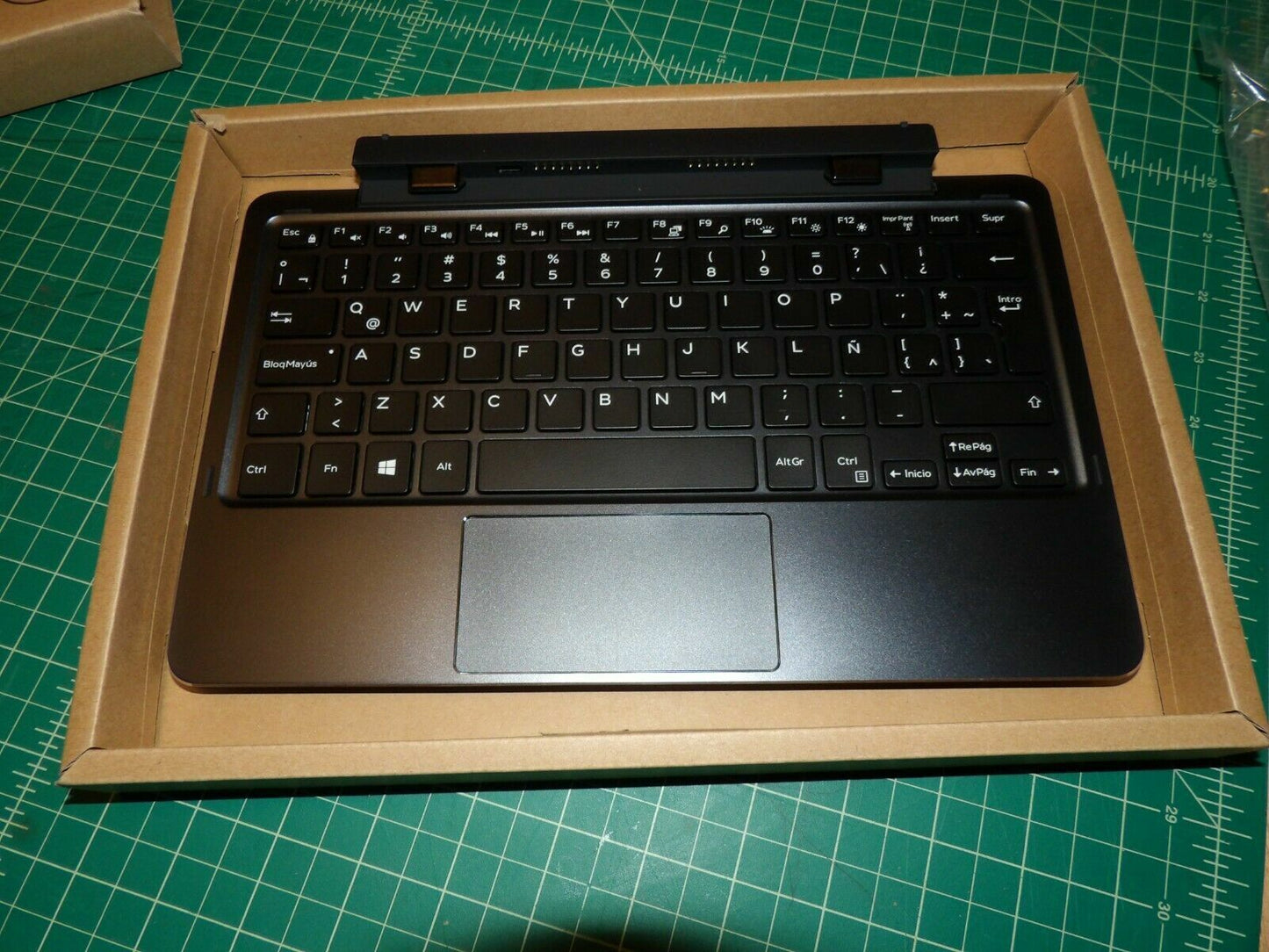 REAL-DEAL Spanish Dell Latitude 11 5175 5179 Tablet Back Lit Keyboard Dock K12M