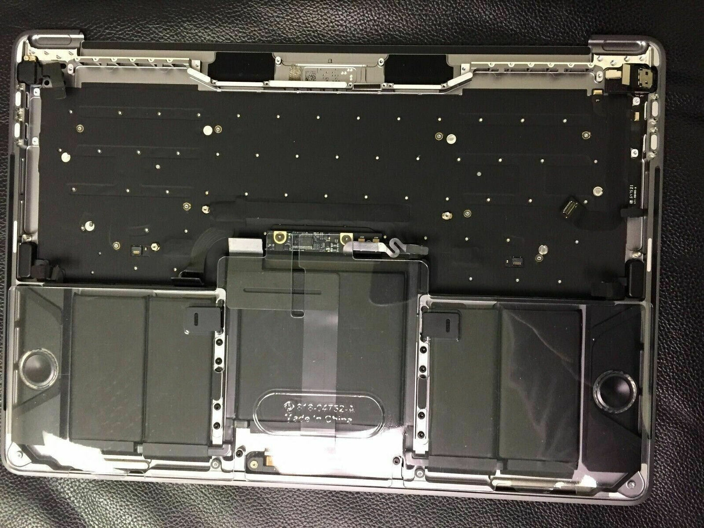 A OEM Top Case Palmrest + Keyboard + Touchpad + Battery MacBook Pro A1706 Silver