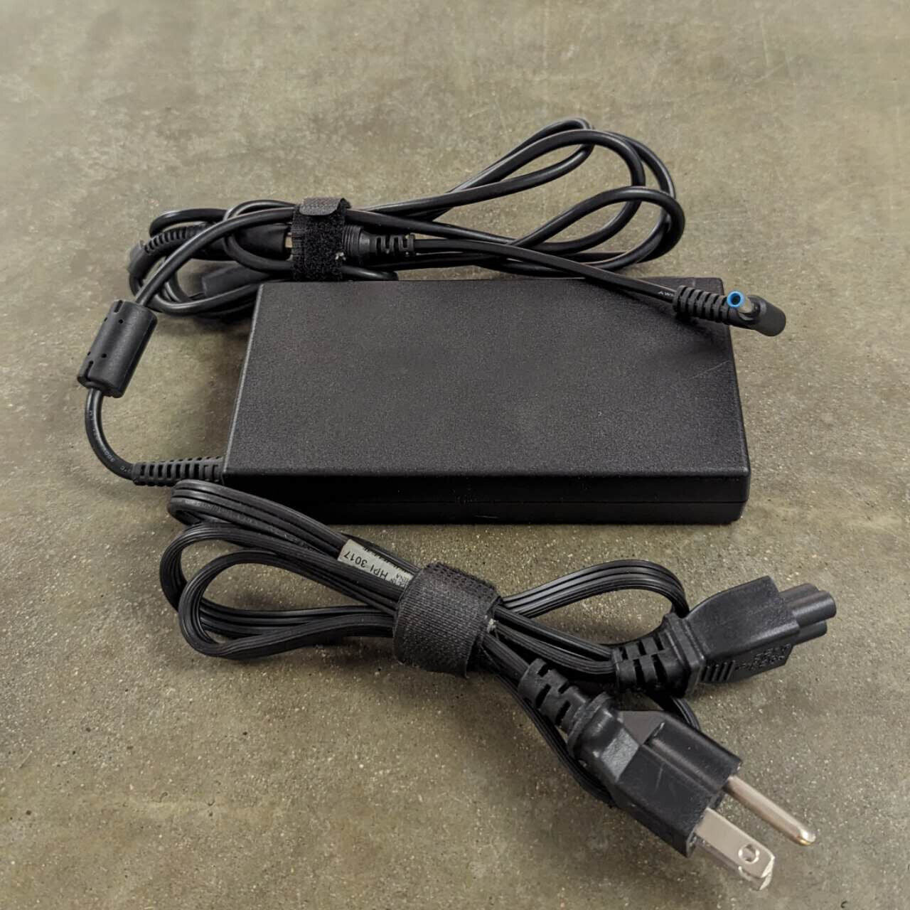 HP 120W BLUE TIP AC Adapter TPN-LA18 L41423-002 L41856-001 Docking Station ENVY
