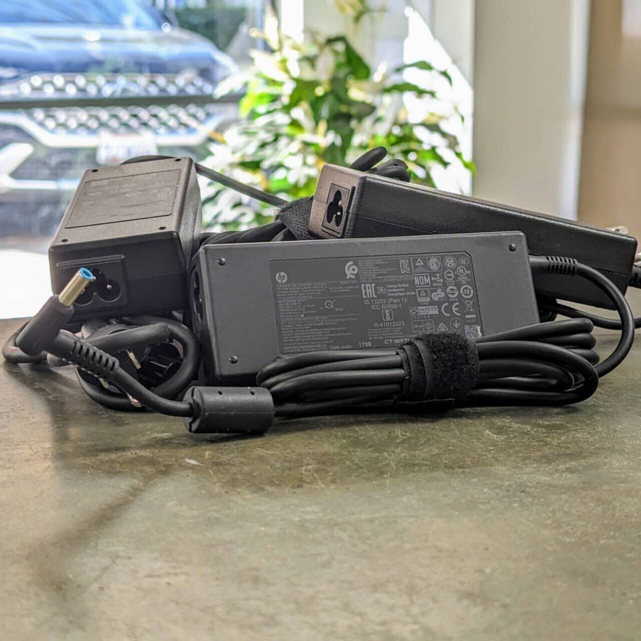 Genuine HP 90W blue tip laptop AC Adapter Power Supply charger 19.5V 741727-001