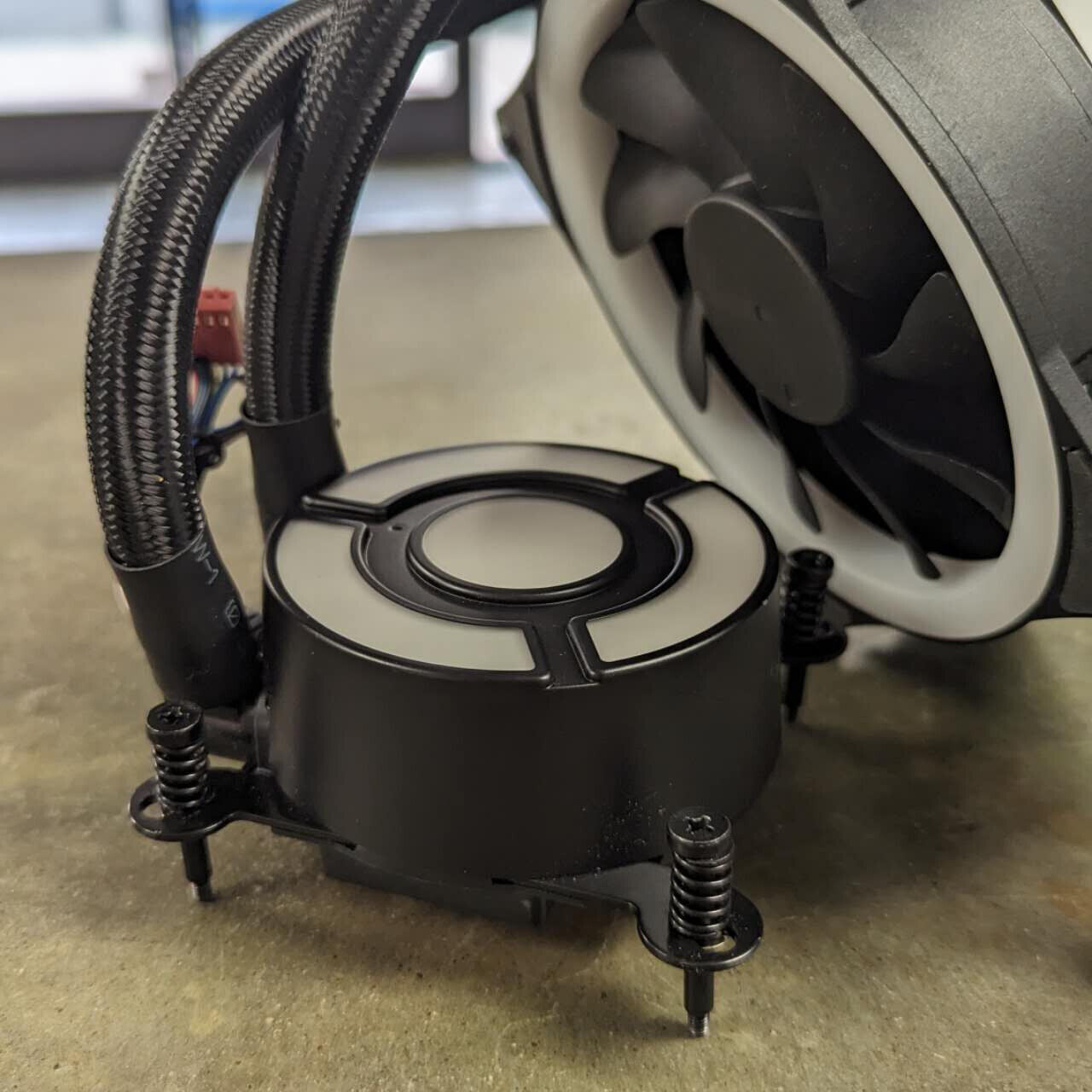Rgb All-in-one Liquid Cpu Cooler RGB FAN & PUMP LGA 115X 140mm RAD 6" tubing