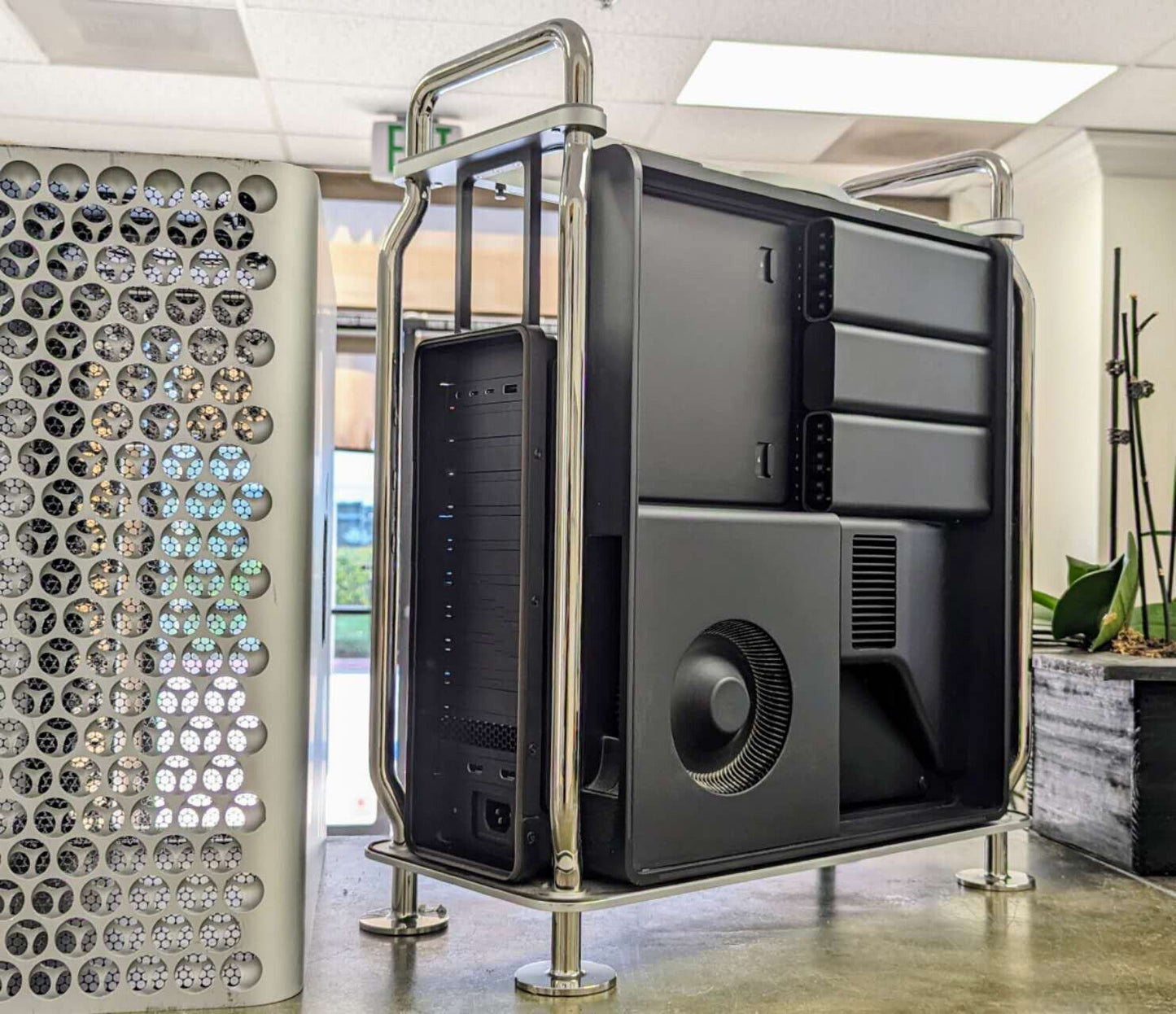 APPLE MAC PRO A1991 24 CORE Intel XEON W 96GB RAM 2TB SSD RADEON PRO 580X 8GB