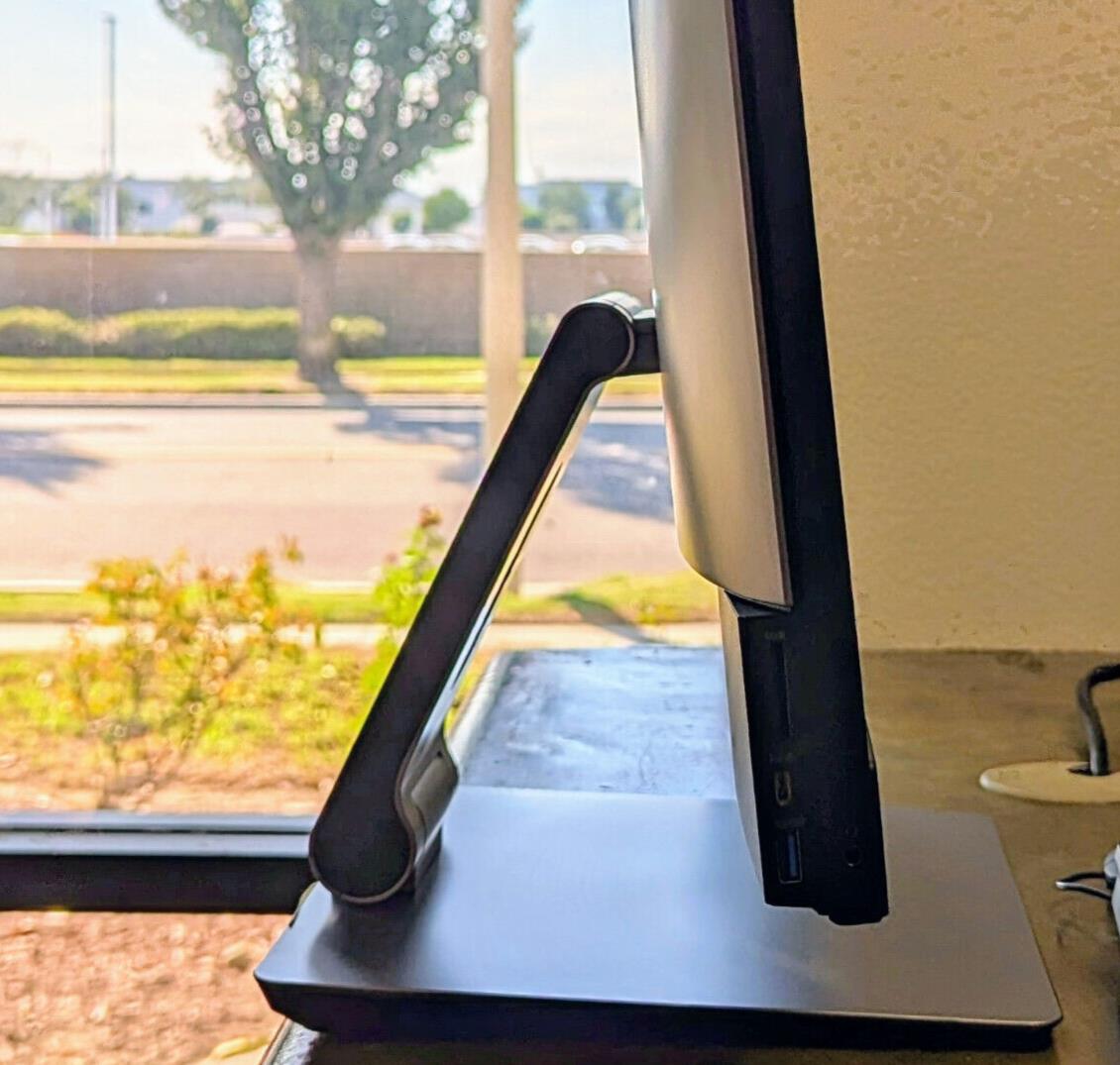 DELL Optiplex 7490 24" FHD AIO i7-11700K 32GB 1TB SSD WiFi Windows 11 PRO Touch