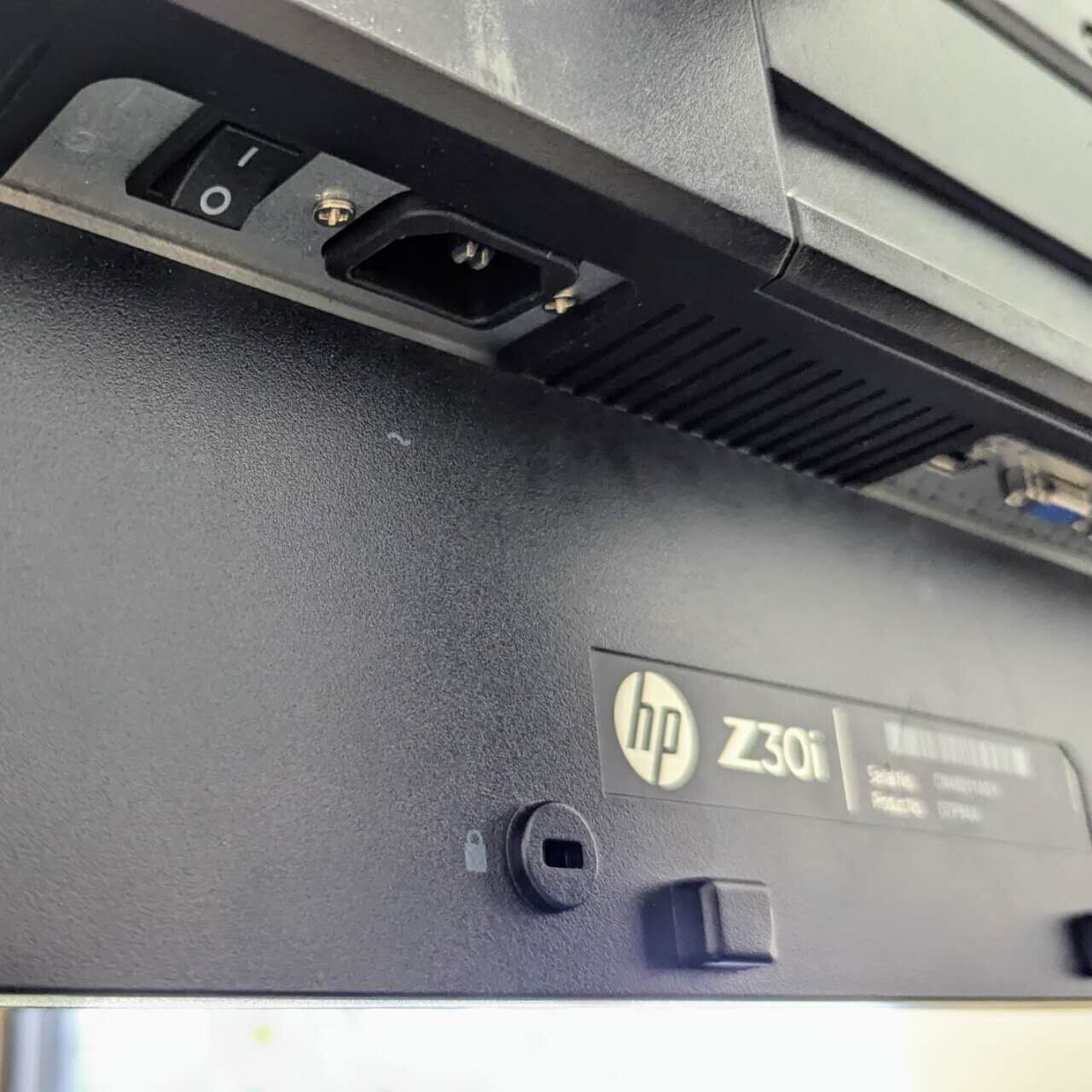 HP Z30i 30" 2560x1600 16:10 60Hz IPS LED Monitor w/Stand & CABLES -FREE SHIPPING