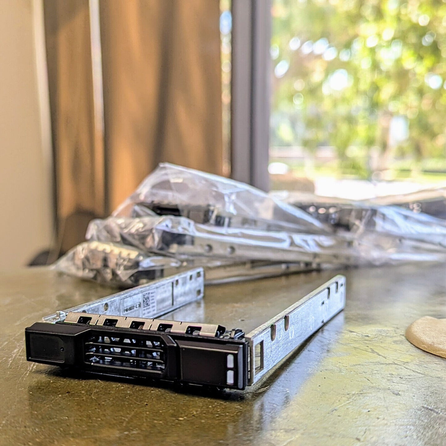 Dell Compellent SC220 caddy 2.5" Hard Drive tray Carrier Equallogic PS6210