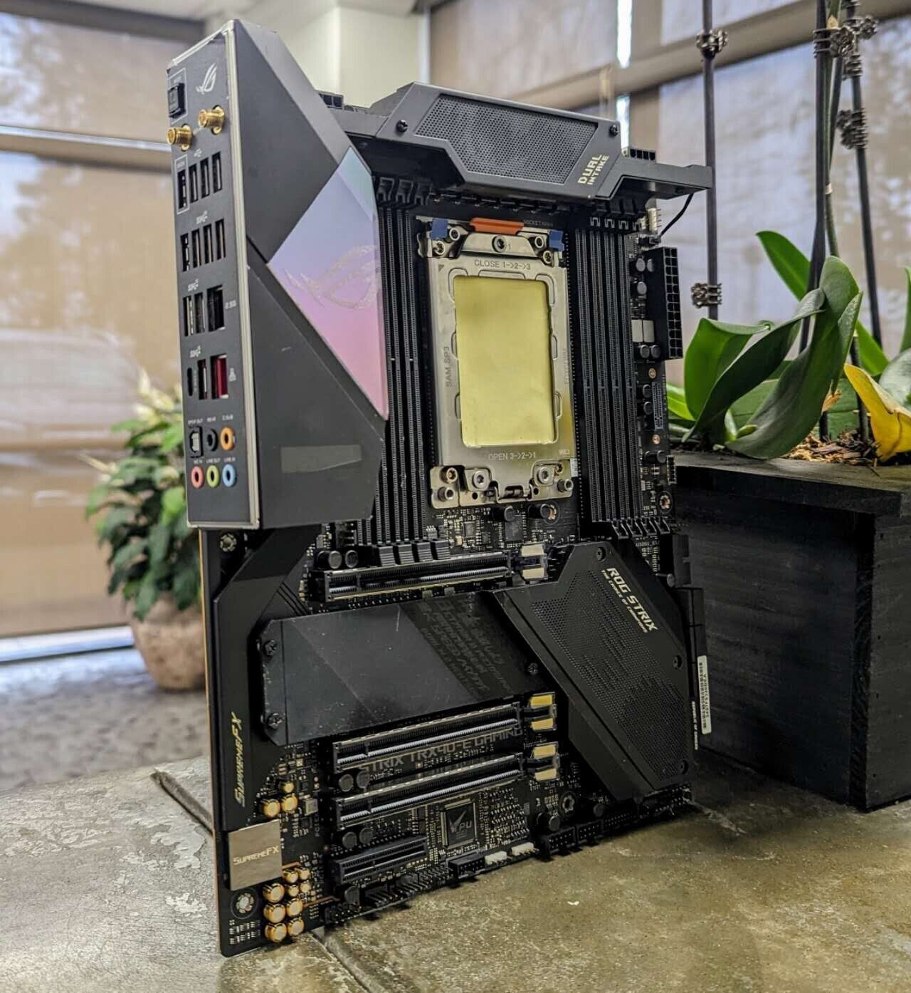 ASUS Rog Strix TRX40-E Gaming ATX Motherboard Socket sTRX4 RGB with I/O Shield