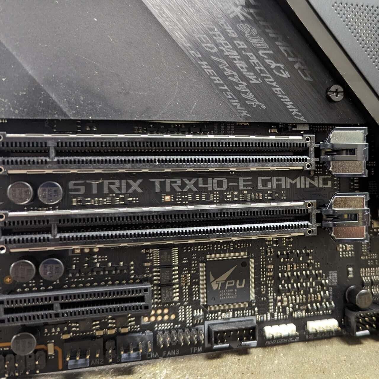 ASUS Rog Strix TRX40-E Gaming ATX Motherboard Socket sTRX4 RGB with I/O Shield