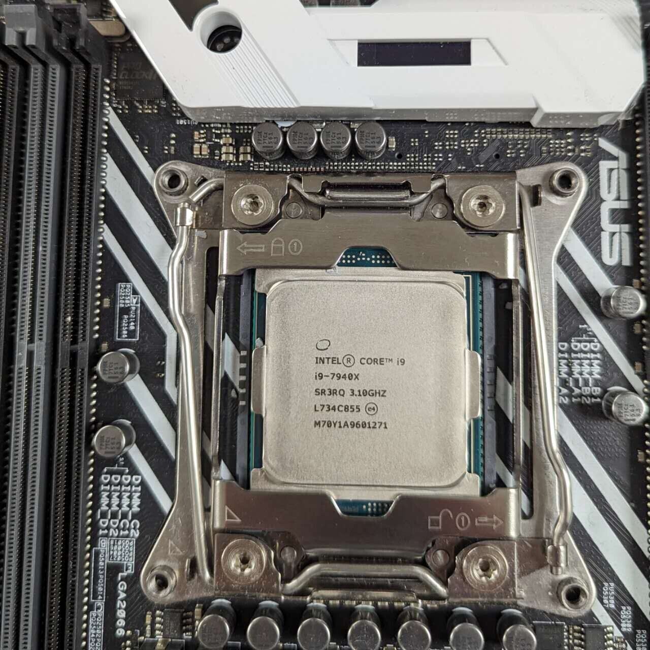 ASUS Prime X299-deluxe + i9-7940X COMBO Lga2066 Ddr4 ATX Gaming Motherboard