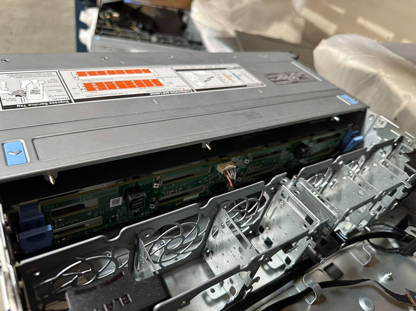 DELL EMC PowerEdge R540 8x 3.5" Bays Server Chassis Backplane 94P80 CP90M