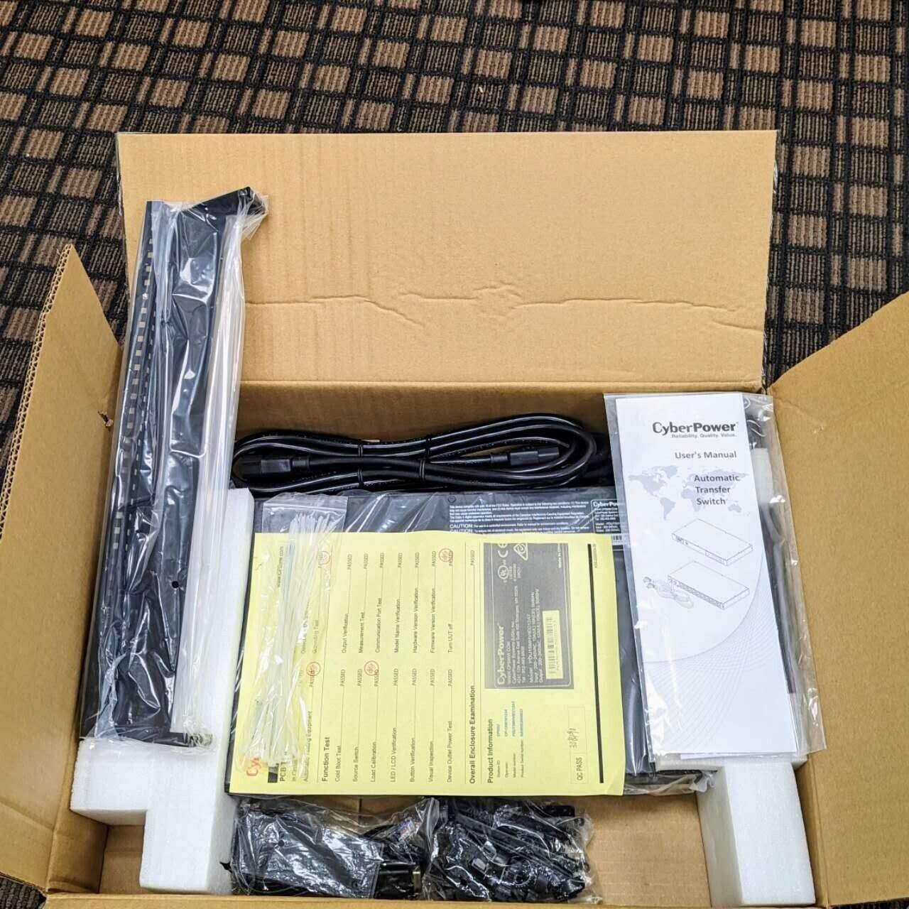 NEW CyberPower PDU15MHVIEC12AT Metered ATS PDU 200-240V 1U Rackmount 12-Outlets