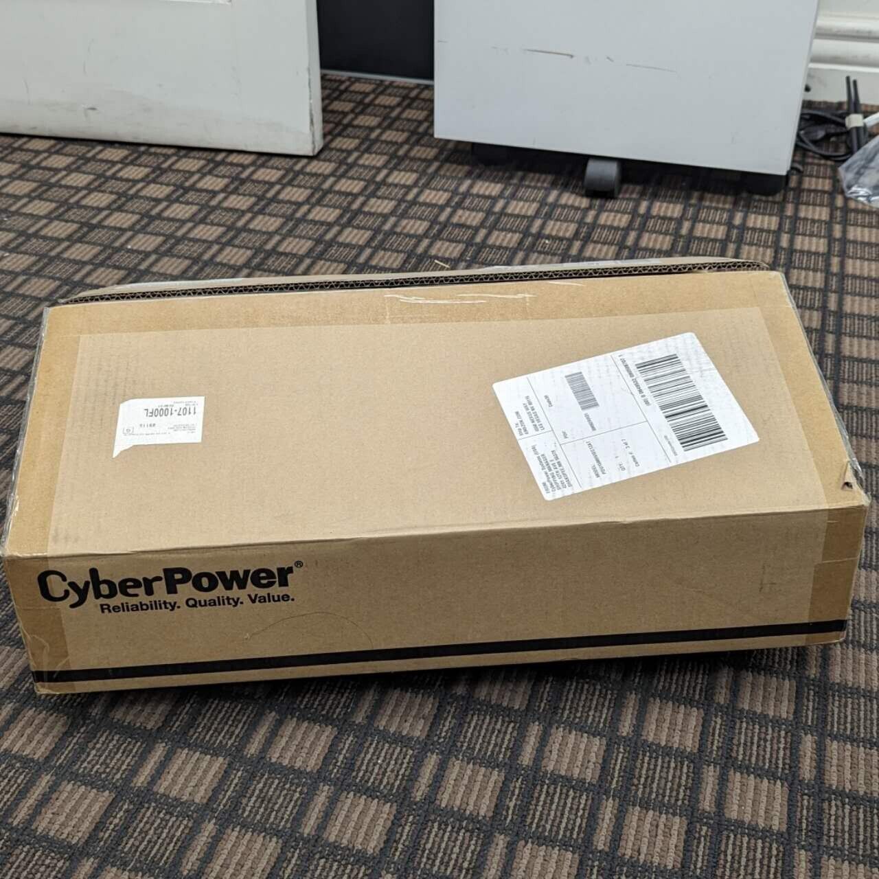 NEW CyberPower PDU15MHVIEC12AT Metered ATS PDU 200-240V 1U Rackmount 12-Outlets