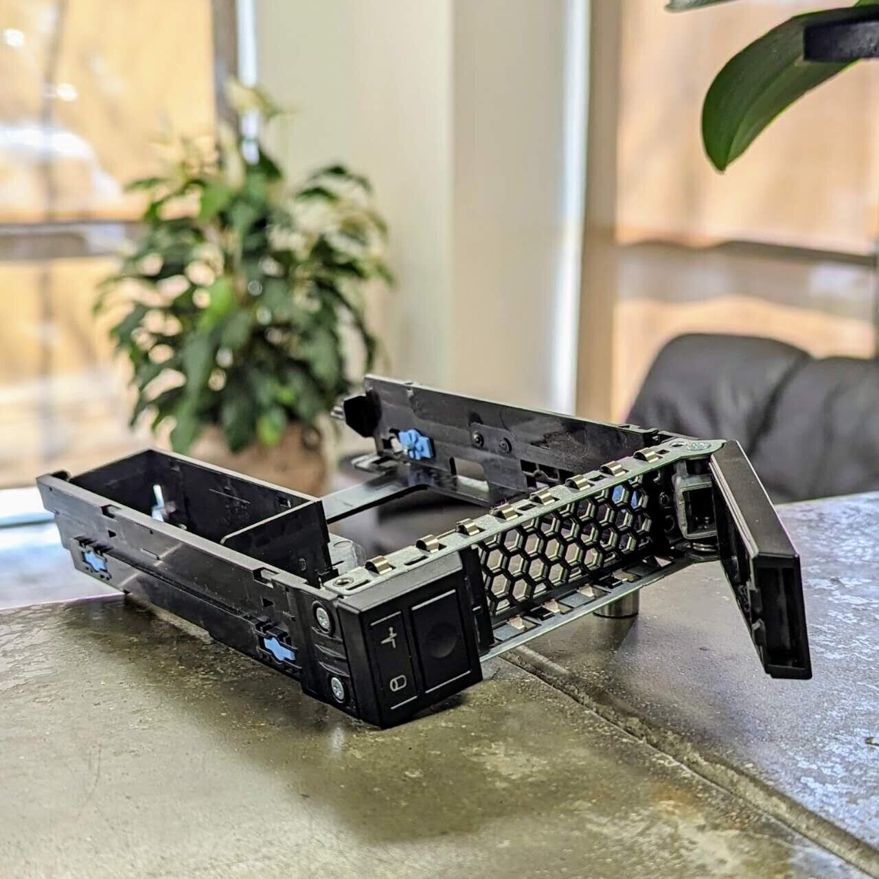 Dell IB5IFK200-600 3.5" Hard Drive Caddy w 2.5" Insert T5820 T7820 T7920 P55XY