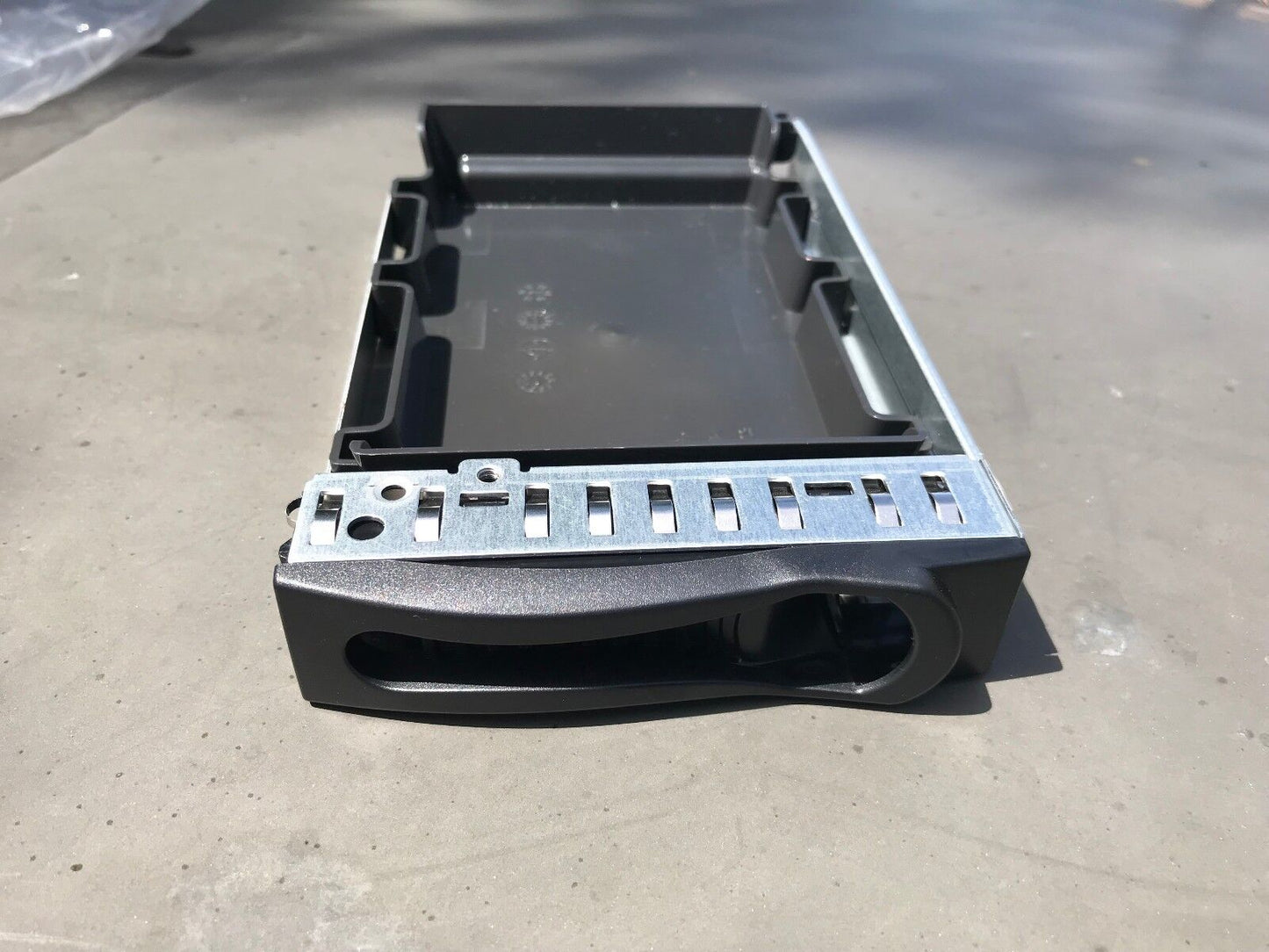 NEW Genuine DELL POWEREDGE C6100 BLANK / FILLER Caddy 8XC41