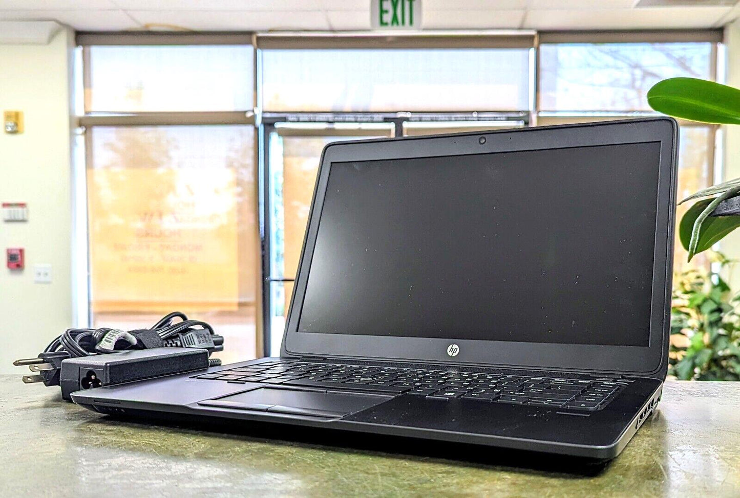 HP ZBook 14 G2 i5-5200U 2.2GHz 8GB RAM 256GB SSD + 500GB HDD 14" WINDOWS 10 PRO