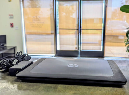 HP ZBook 14 G2 i5-5200U 2.2GHz 8GB RAM 256GB SSD + 500GB HDD 14" WINDOWS 10 PRO