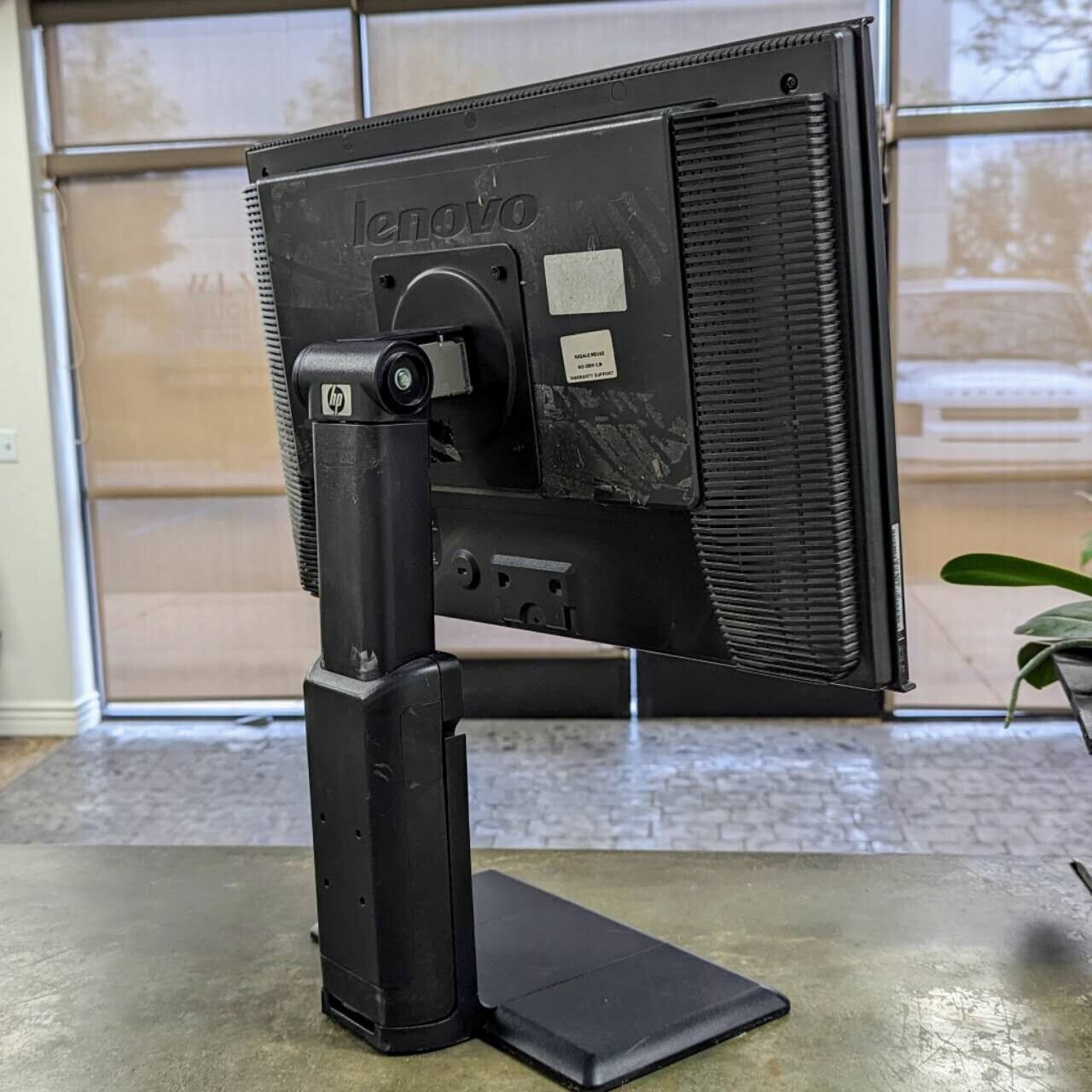 LENOVO D221 Wide TFT 22" Monitor 6622-HB1 with stand & Power Cord