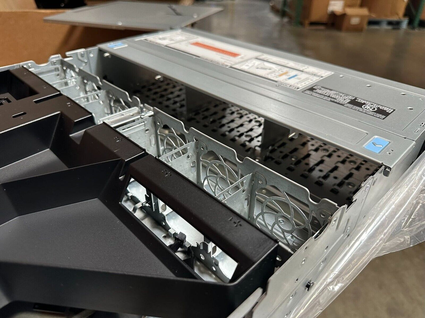 DELL EMC POWEREDGE R7415 SERVER 2.5" X 24 BAY Only Chassis