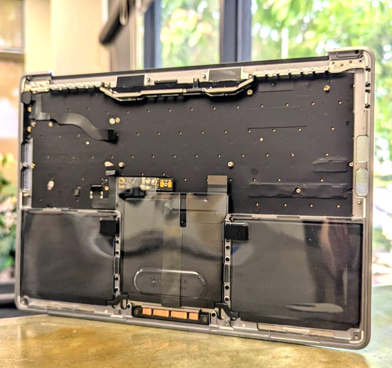 Macbook Pro A1708 2016-17 Keyboard Top Case Touchpad + Battery SILVER Grade B