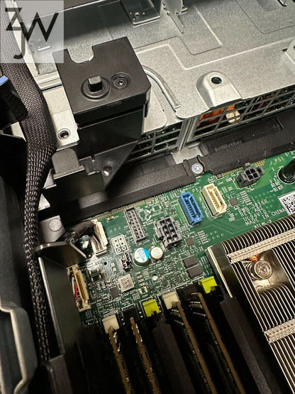 Dell PowerEdge R730XD 2.5x24Bay 2xE5-2680 V4 Intel X520 RAID H730 2x750W NO RAM