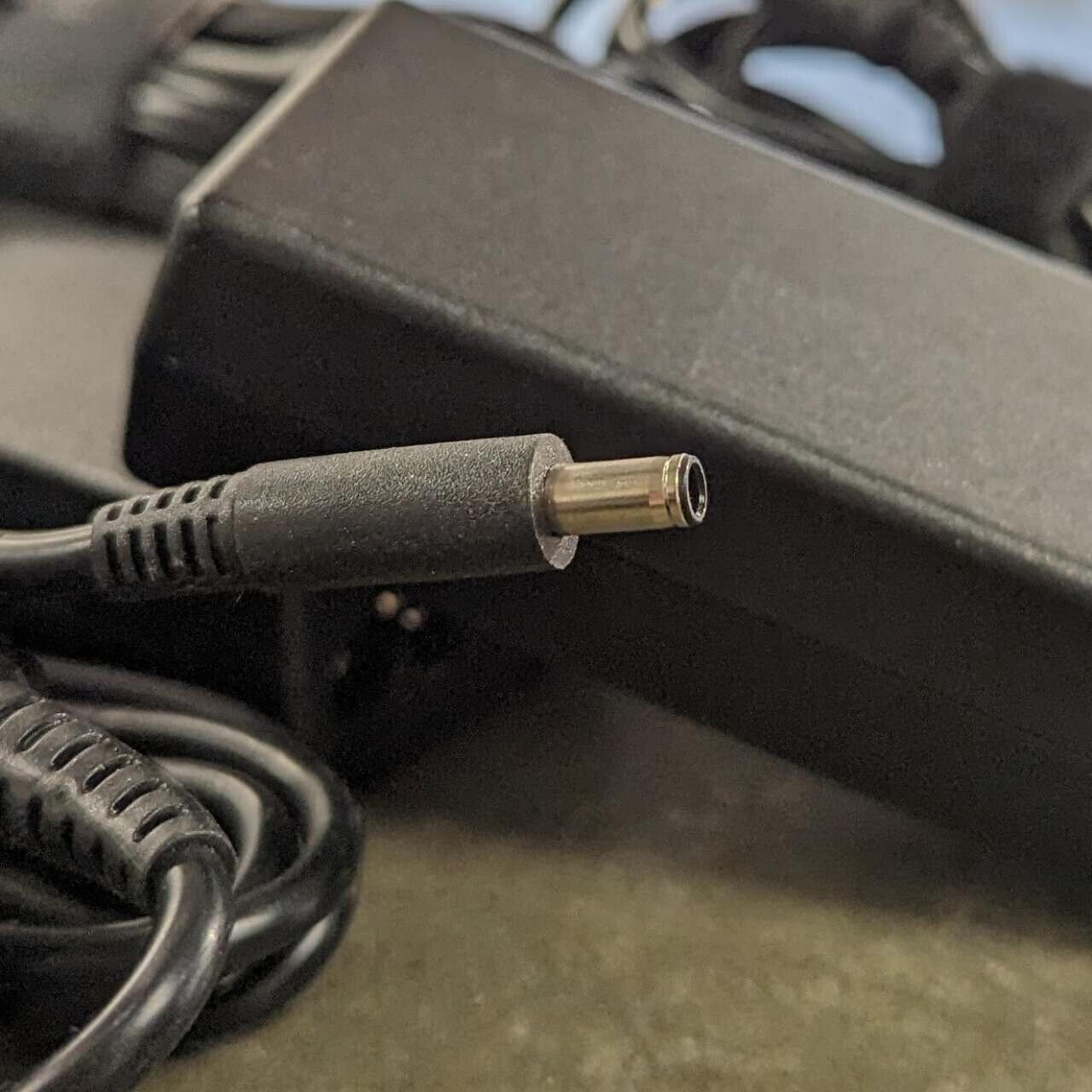 Original Dell 65W 4.5mm tip AC Adapter For Inspiron 13 14 15 0MGJN9 PA-1650-02D4