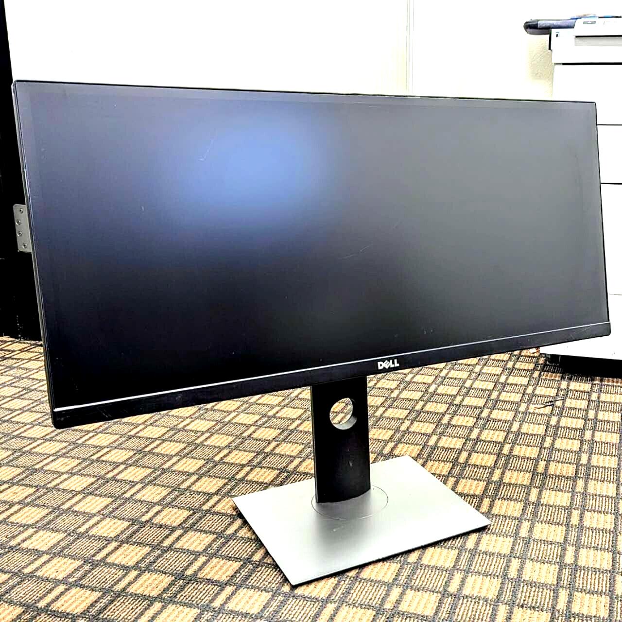 Dell 29" U2917W 2560 x 1080 pixels, HDMI and Display Port Ultrawide Monitor