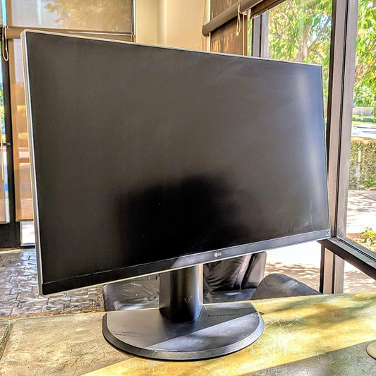 LG 27UD88-W 27" 4K UHD 3840 x 2160 HDMI DP IPS LED Monitor w/Stand & Cables