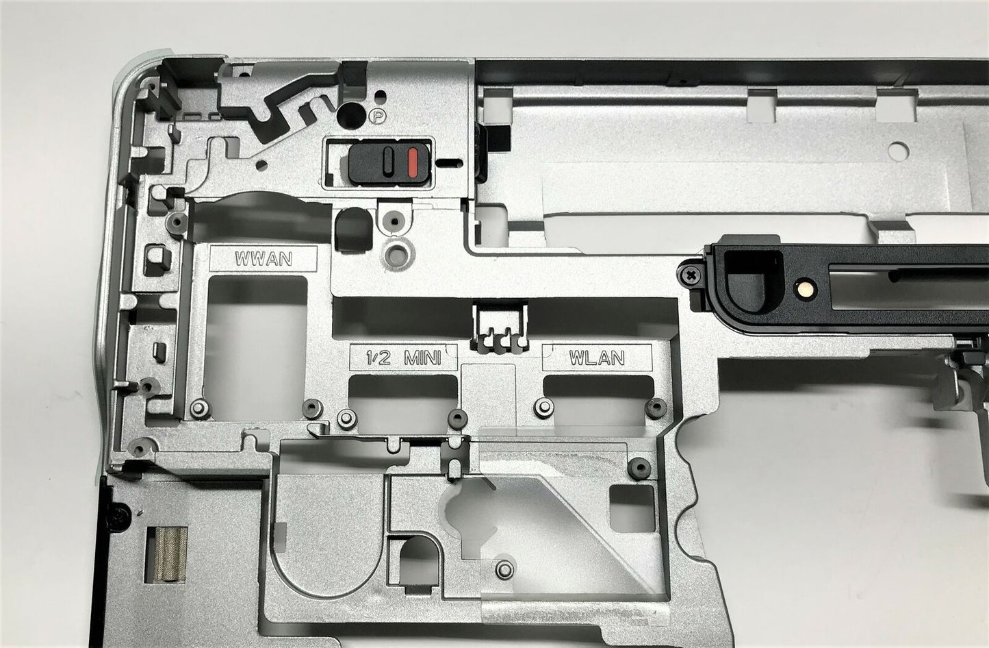 NEW Dell Latitude E6540 Laptop Bottom Base Cover Assembly Chassis XCKCW 6T3T2