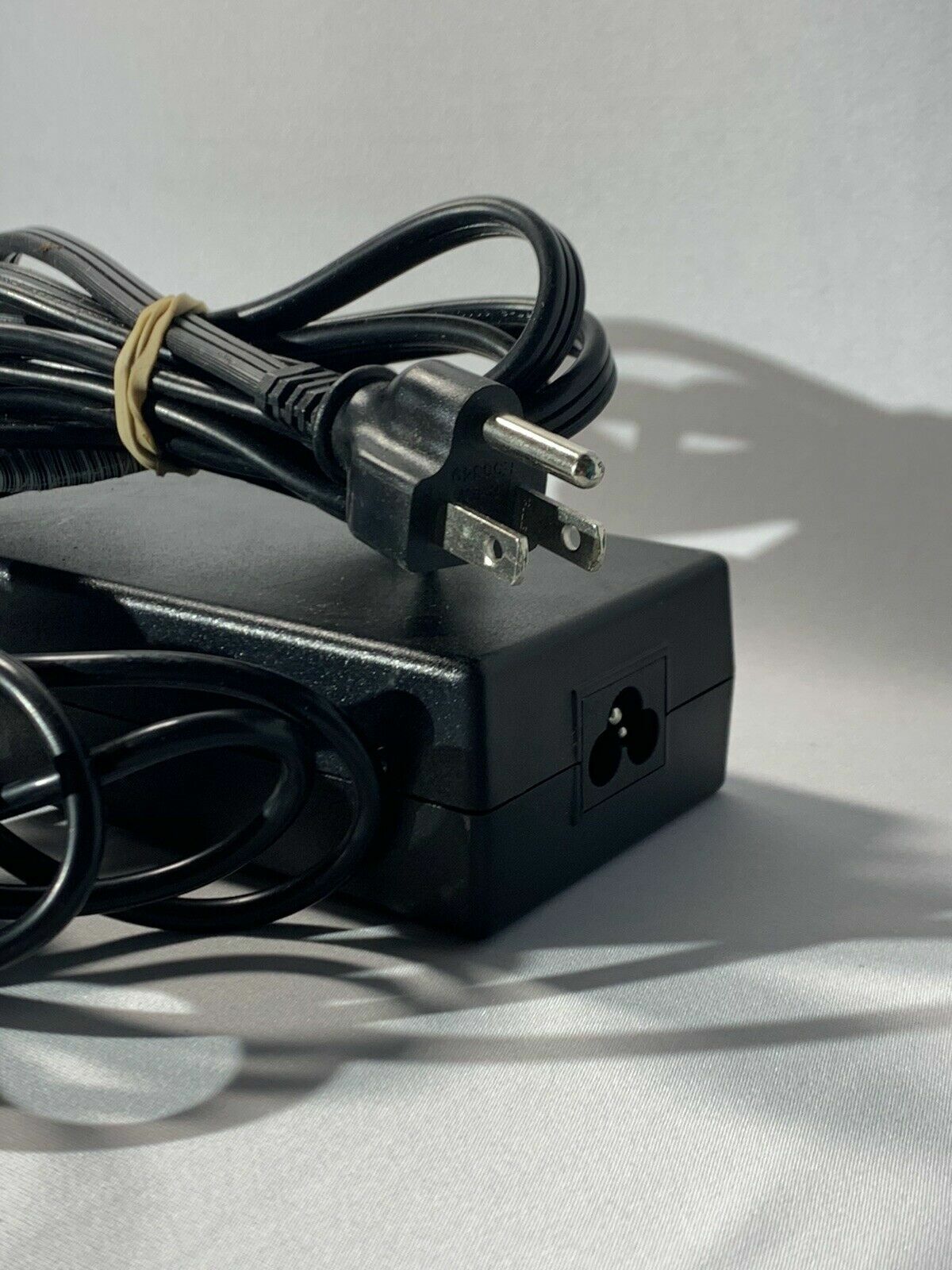 HP 150W 19V 7.89a AC Adapter HSTNN-LA09 519333-001 PA-1151-03 + Power Cord