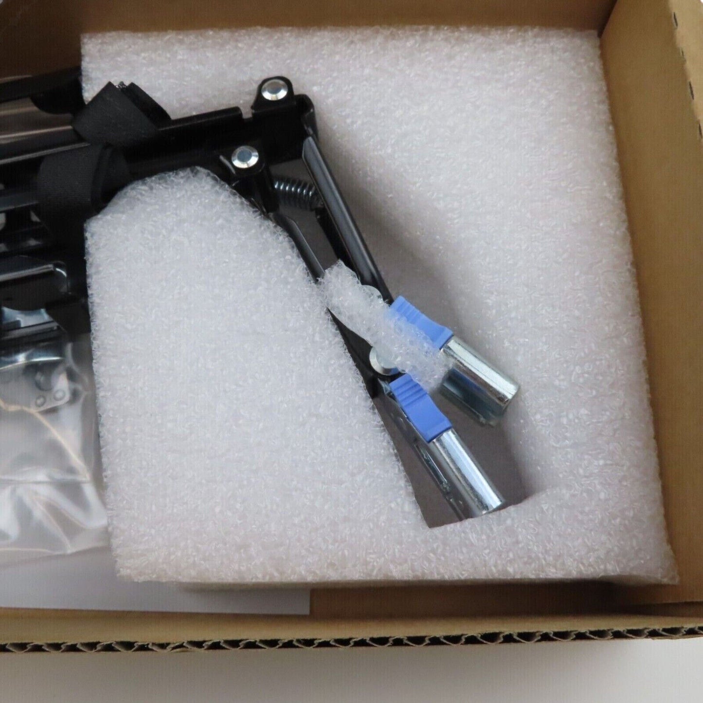 NEW Dell Power Edge TYYJN 1U Cable Management Arm Customer Kit R320 R410 R620
