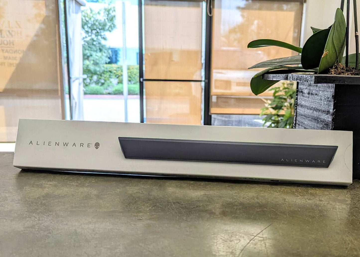 Dell AlienWare AW168-BK Gaming Palm Rest Black attach magnetically to keyboard