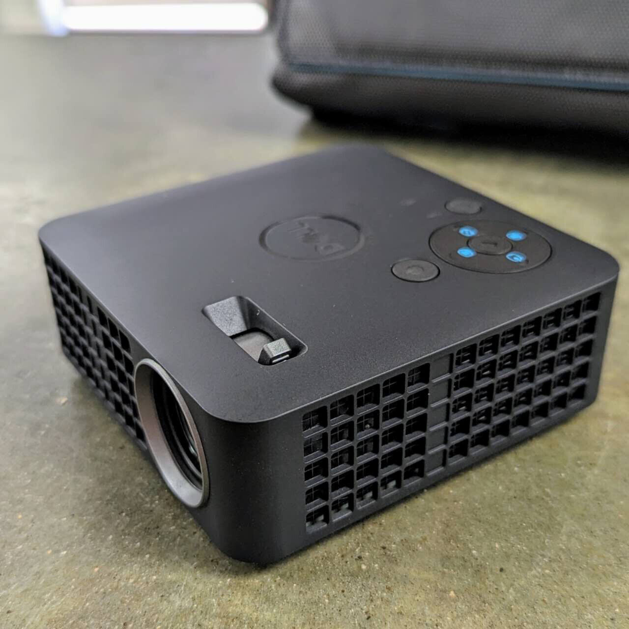 New Dell M318WL Black HDMI Standard 500 ANSI Lumens Mini Portable Projector
