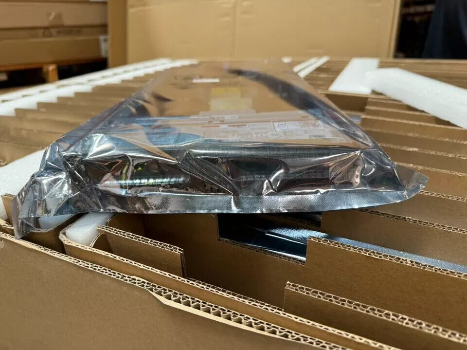 NEW Dell PowerEdge M640 Barebone Server Blade No Hard Drive Trays 0D4WRJ CTHW9