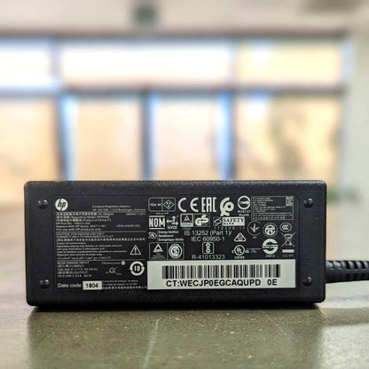 Genuine HP TPC-LA5B 65W Laptop AC Adaptor 19.5V 3.33A 902990-001 751889-001